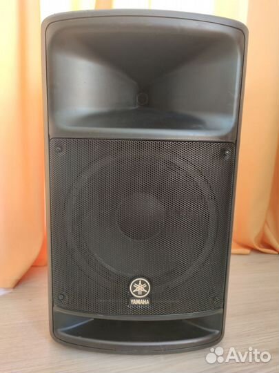 Активная акустическая колонка Yamaha MSR400