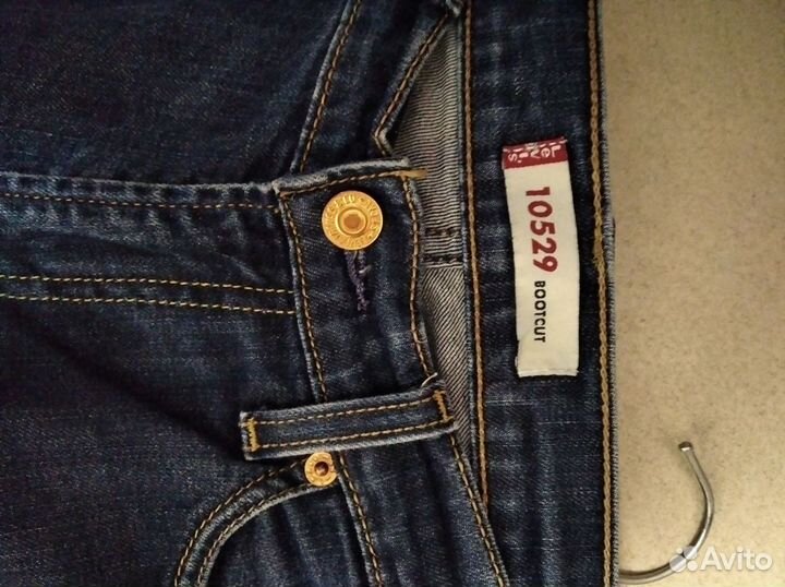 Джинсы женские Levis