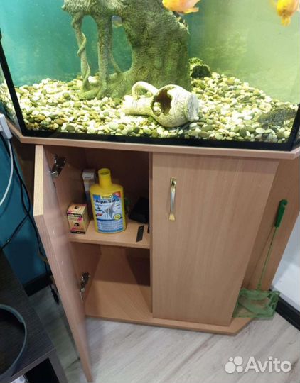 Аквариум угловой с тумбой