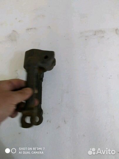 Кранштейн амортизатора Jeep Grand Cherokee wk