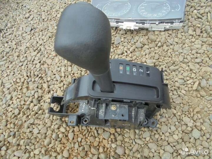 Селектор АКПП Toyota Corolla Fielder NZE124 1NZ-FE