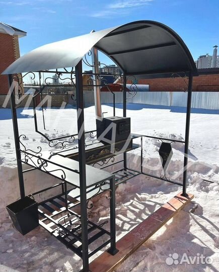 Кованные мангалы с крышей