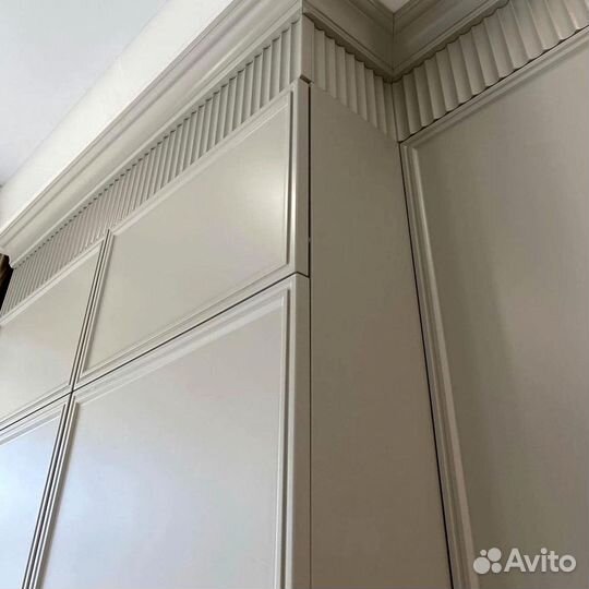 Прямой кухонный гарнитур современный