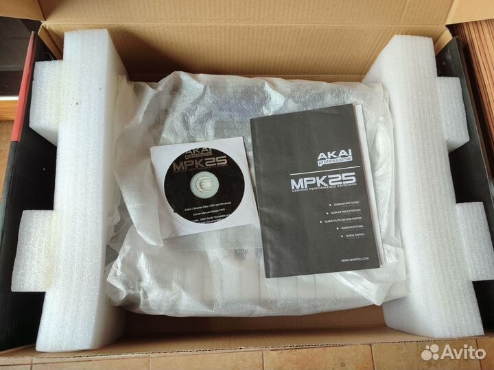 Midi клавиатура Akai professonal MPK25