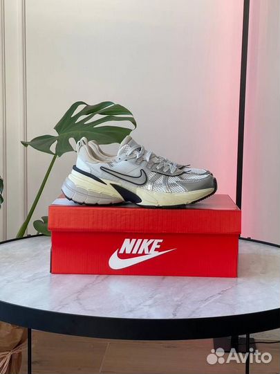 Кроссовки Nike v2k runtekk