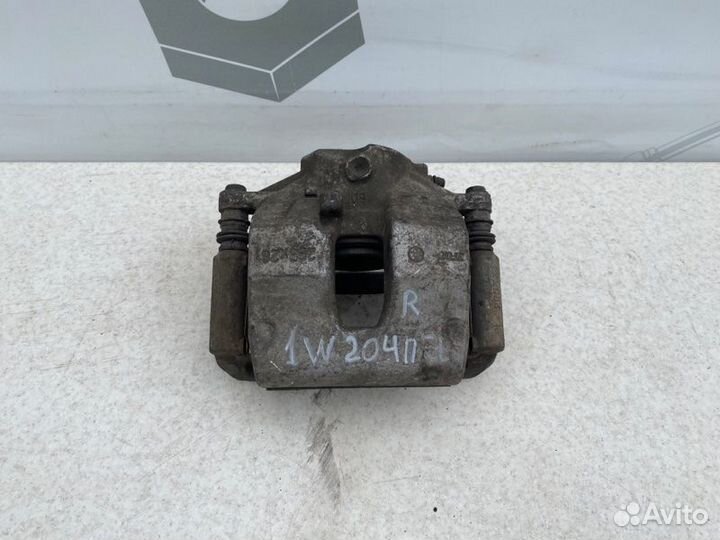 Тормозной суппорт передний правый Mercedes-Benz C