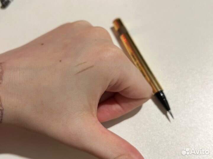 Маркер для бровей Vivienne Sabo 03