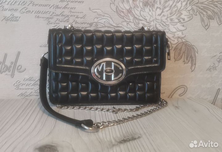 Сумка женская через плечо чёрная клач