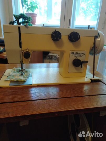 Швейная машинка чайка 143