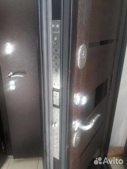 Входная морозостойкая дверь 11 см Isoterma Серебро