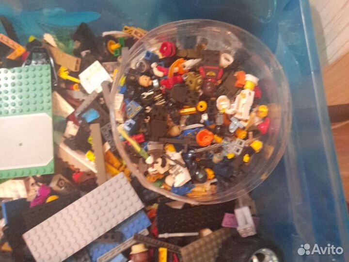 Lego оригинал и также аналог. Торг есть