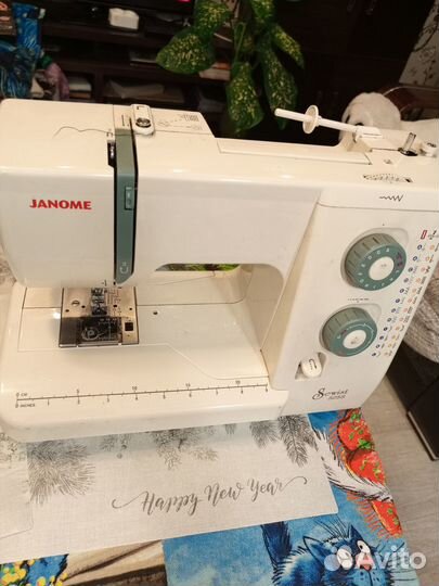 Продам швейную машинку Janome 525S