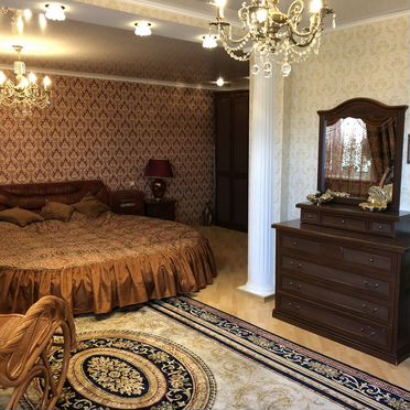 4-к. квартира, 170 м², 5/6 эт.