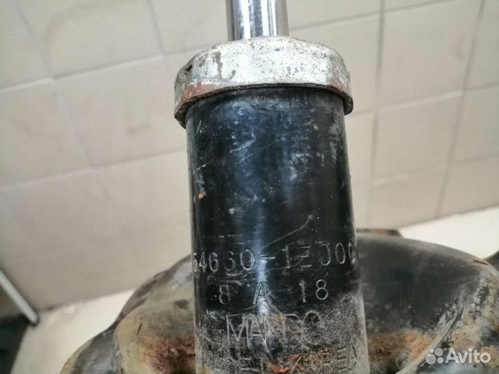 Амортизатор передний правый