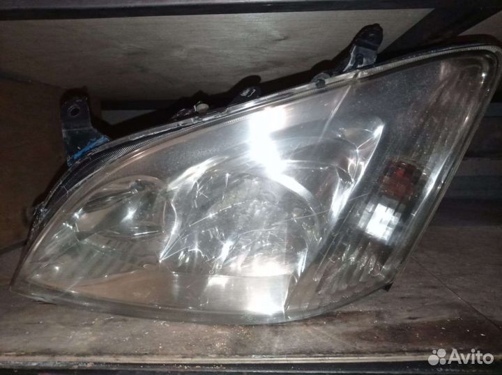 Фара правая Toyota Corolla 120 Allex /Runx