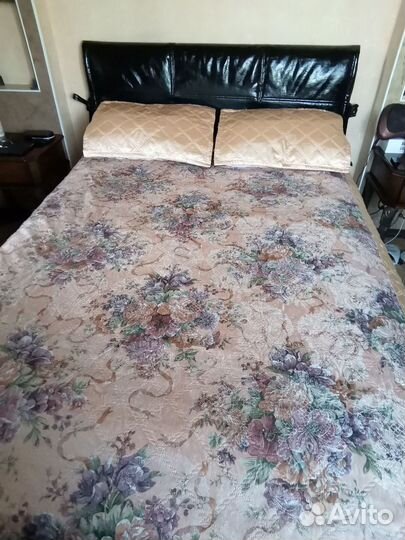 Комплект покрывало плюс две наволочки