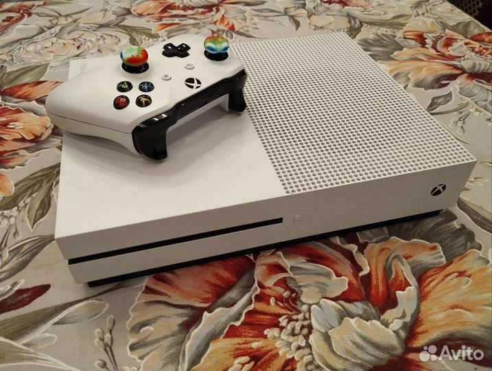 Продаю xbox one s