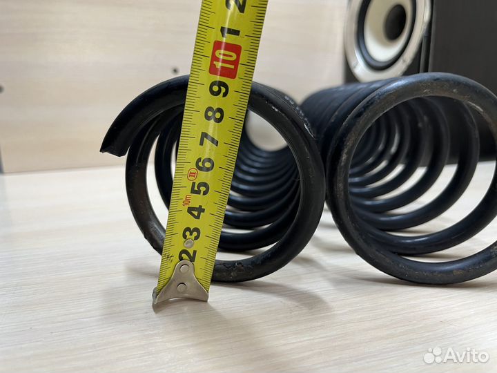 Задние пружины Mitsubishi Carisma 2004