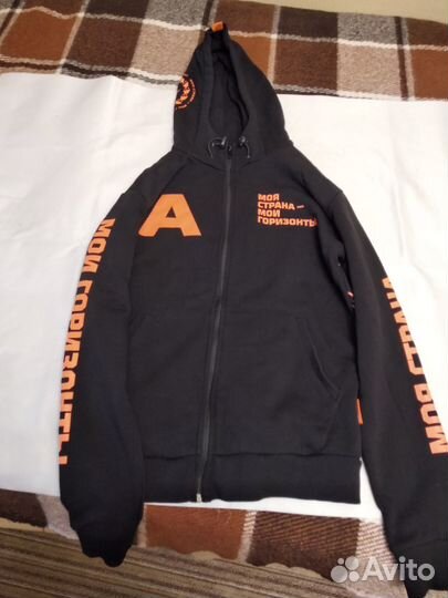 Толстовка на молнии