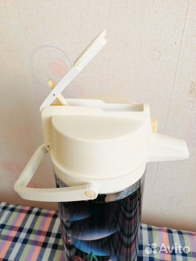 Термос б/у с механической помпой, 2,2л