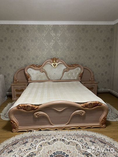 Продам спальный гарнитур бу