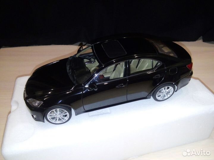 1/18 Lexus IS350 (Autoart)
