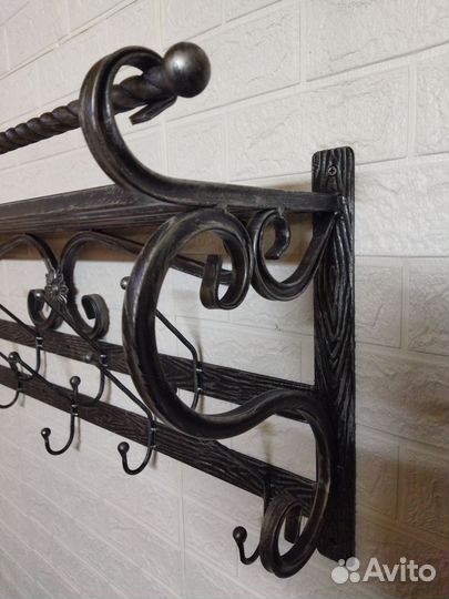 Кованая вешалка