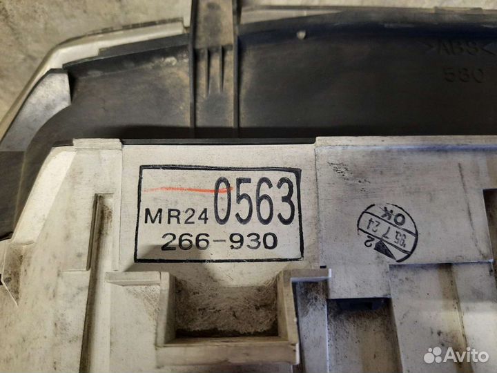 Приборная панель Mitsubishi space wagon 2