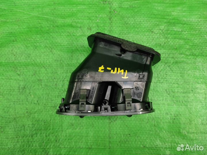 Дефлектор воздушный лев. перед. Volkswagen Tiguan