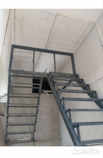 Лестница на второй этаж. От производителя