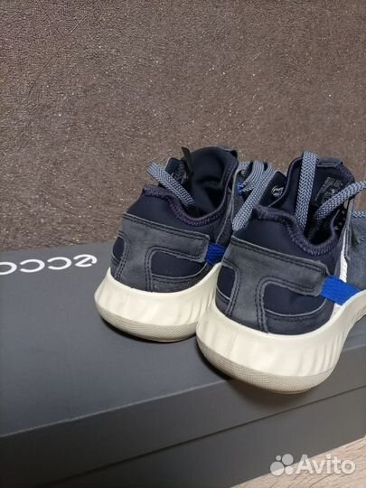 На доставке.Кроссовки Ecco 37-38