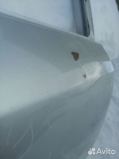 Дверь toyota avensis задняя