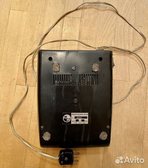 Калькулятор электронный СССР работает