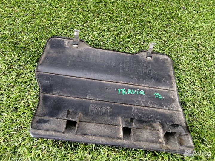 Пластик салона Subaru Traviq