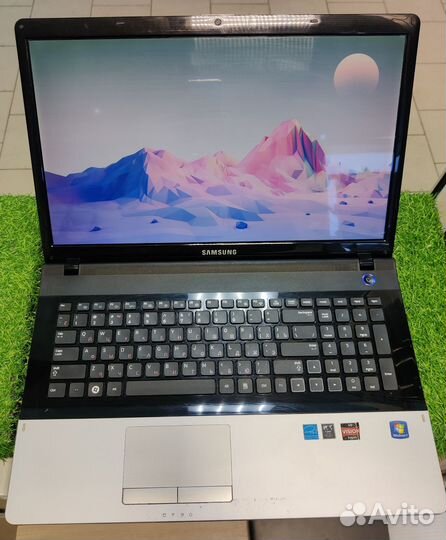 Samsung.AMD A8 4ядра.озу 6Гб.SSD. 17,3дюймов
