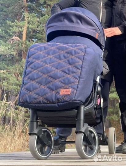 Прогулочная коляска трость