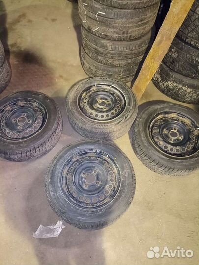 Bridgestone Blizzak VRX 195/60 R15