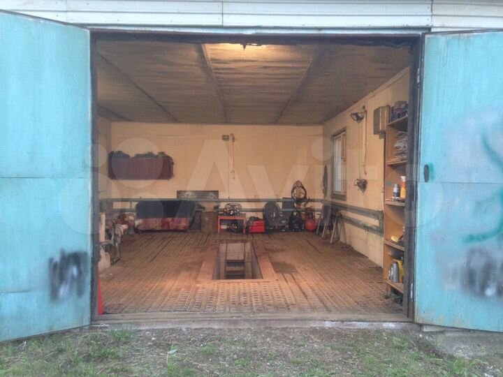 Гараж, > 30 м²