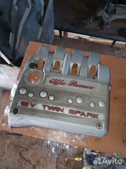 Крышка на двигателе альфа Ромео 145