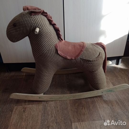 Детская качалка лошадь