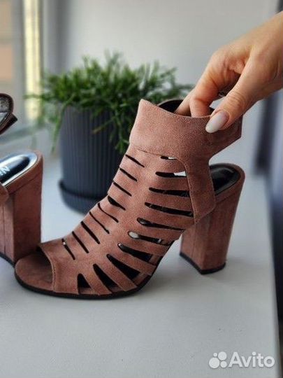 Босоножки женские 38 размер