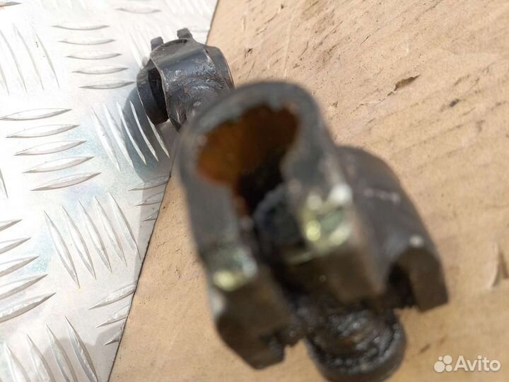 Mitsubishi Pajero 3 3,2Dкардан вал рулевой колонки