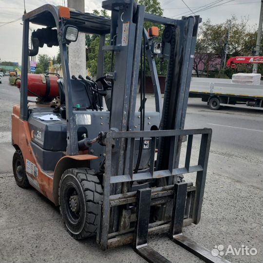 Водитель автокары