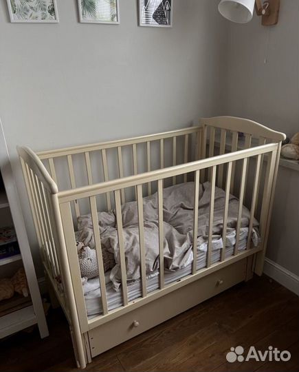 Детская кроватка