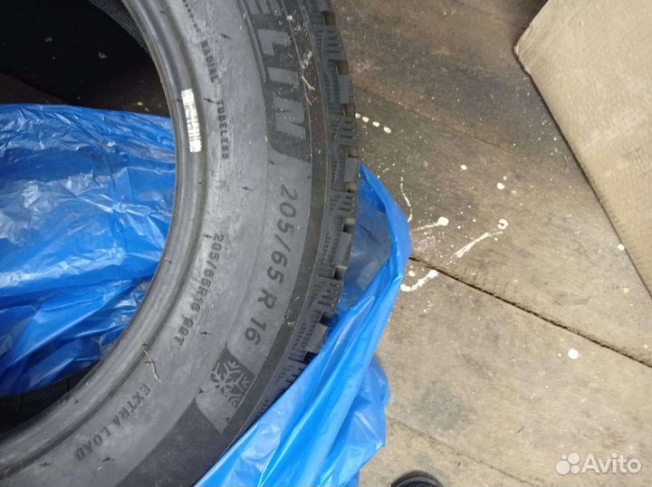 Michelin X-Ice North 4 205/65 R16