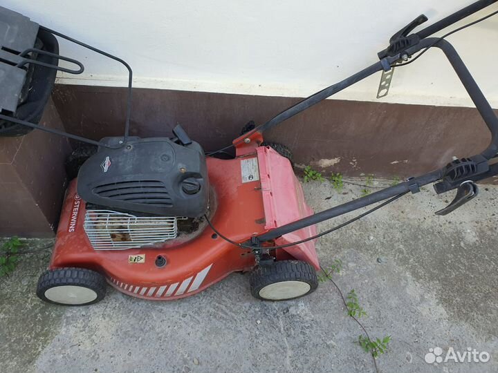 Газонокосилка бензиновая