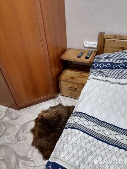 Тумбочка прикроватная из массива