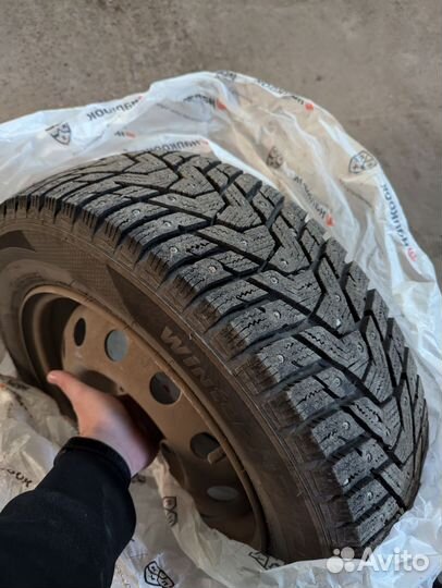 Hankook Winter I'Pike RS2 W429 175/65 R14 86T