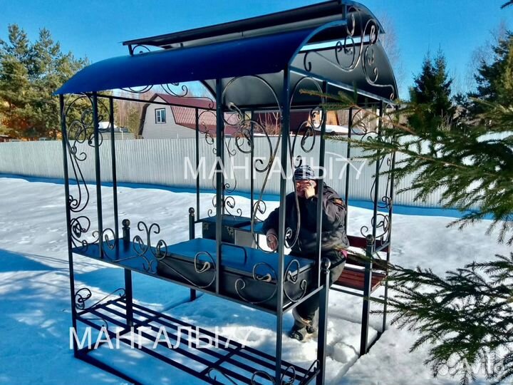 Мангал с крышей