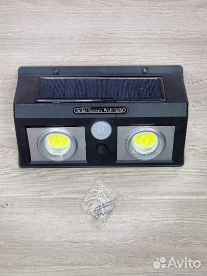 Светодиодный аккумуляторный фонарь